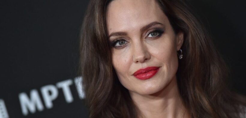 Regulile pe care Angelina Jolie le urmeaza pentru a avea un ten perfect – Andreea Raicu
