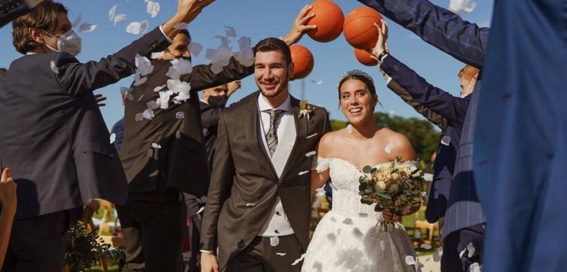 La boda de cuento de una diseñadora de moda y un jugador de baloncesto